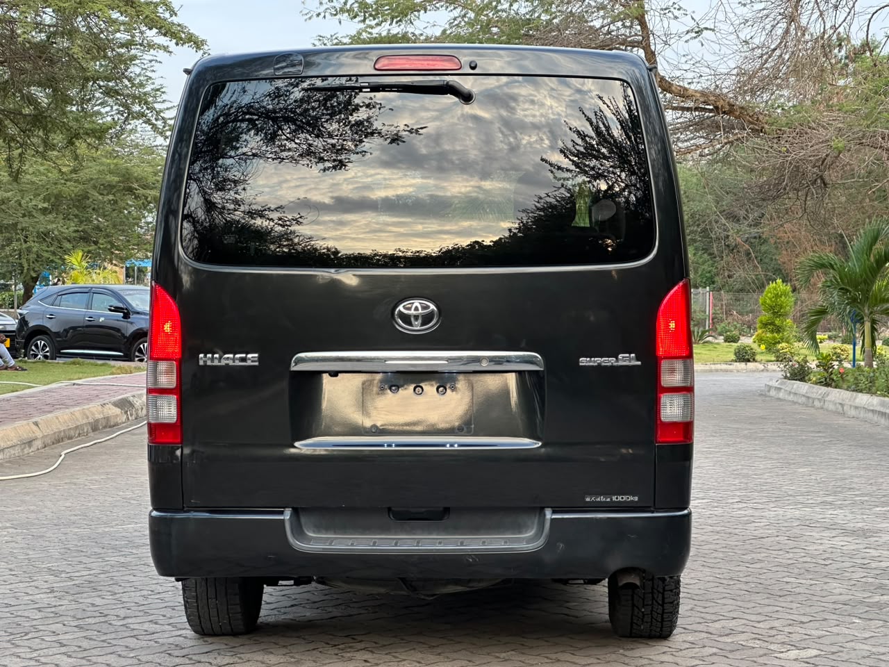 TOYOTA HIACE VAN LONG thumbnail 8